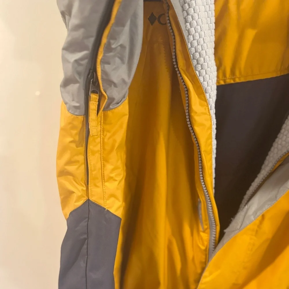 Columbia Vertex Yellow and Gray Outdoor Jacket